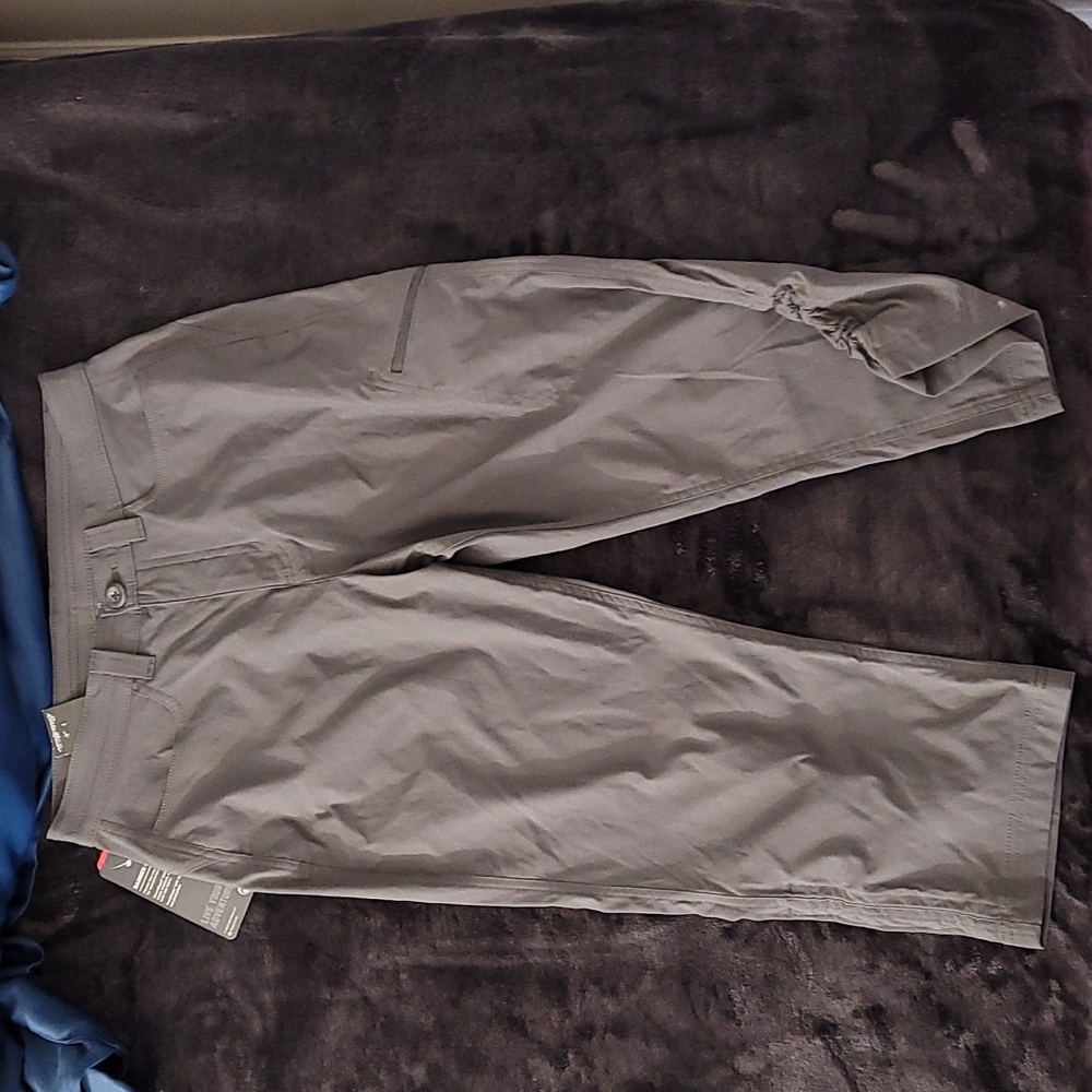 Women grey capris pants